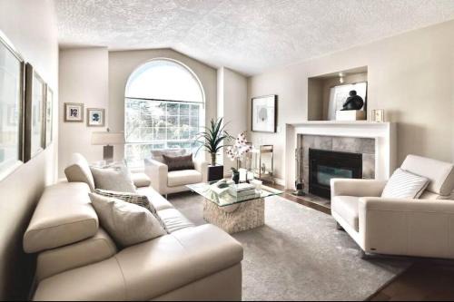 Monthly Furnished Bright Beautiful 3bedroom Suite