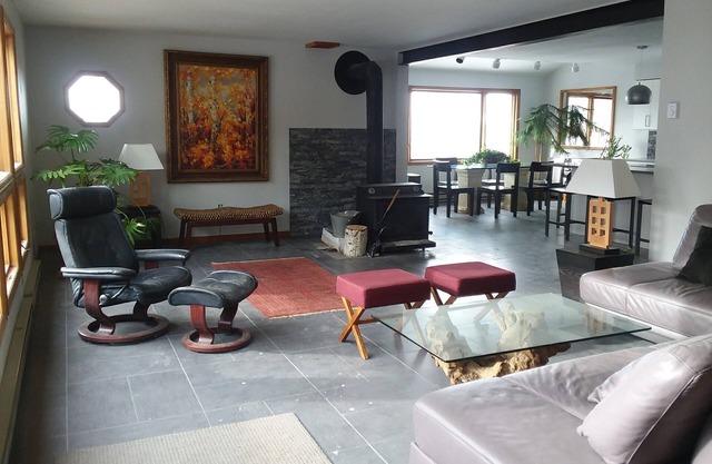 Huge Sunset Views, Wooded Setting, Spacious & Open.
