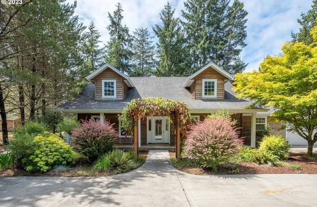 MONTHLY rental for a beautiful 4-bedroom house on Oregon coast