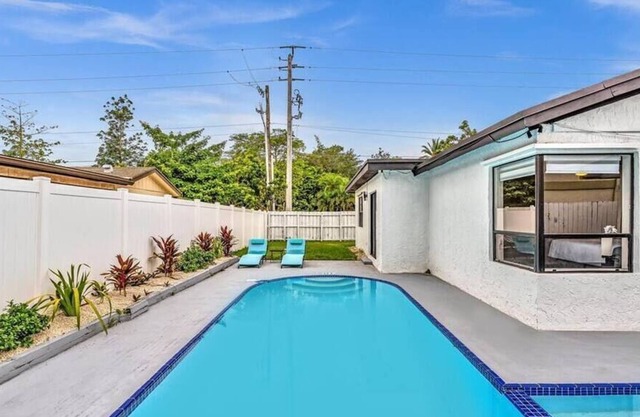 Monthly Rental in Deerfield Beach W/Pool, Sleeps 8