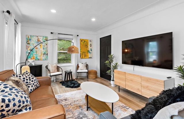 Monthly Stay: 3BR Home w/ Office, Golf Views, King Beds, Full Kitchen, Fast WIFI