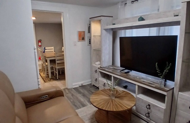 Monthly Stays: 2BR w/Parking - 8 min Walk NJ Transit Train - 40 Min from NYC