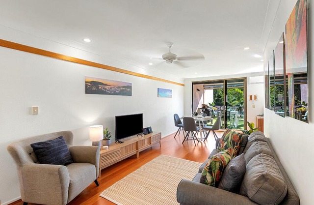 Montipora Unit 3 - In the heart of Airlie, wi-fi and Netflix