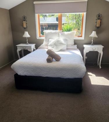 Montrose Barn House- Entire Home