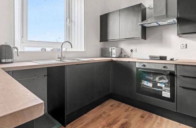 Montrose Town Centre - Sleeps 5