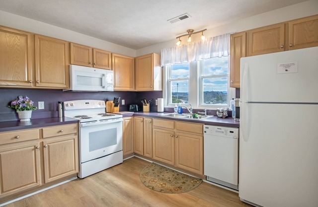 Montrose Vintage Loft at Fishersville