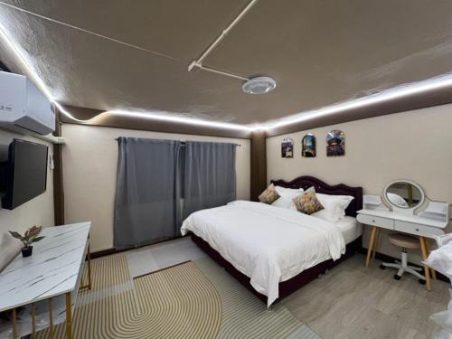 Moochi Home Ratchada