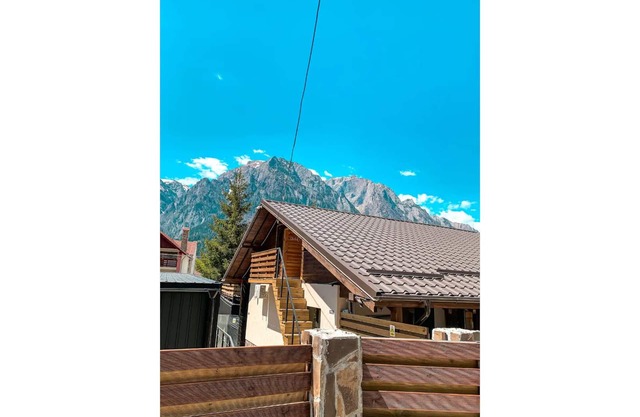 Moon Chalet 2 - Parter