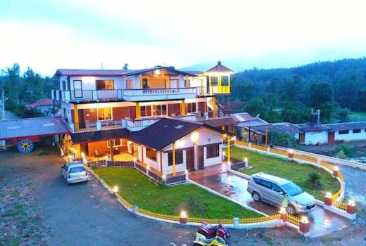Moon Mansion Eco-Stay