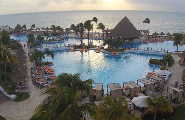 The Grand Moon Palace VIP All Inclusive Vacation