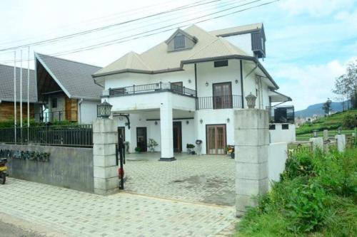 Moon plain resort