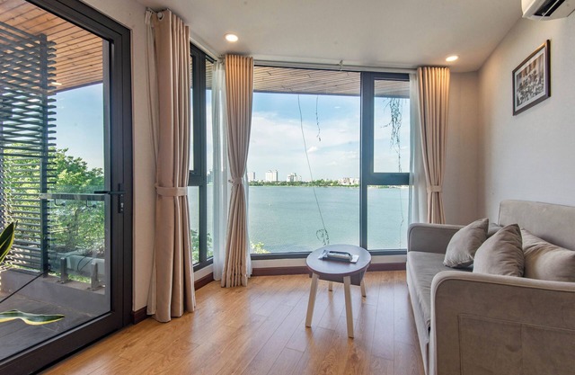 Moon West Lake Residence