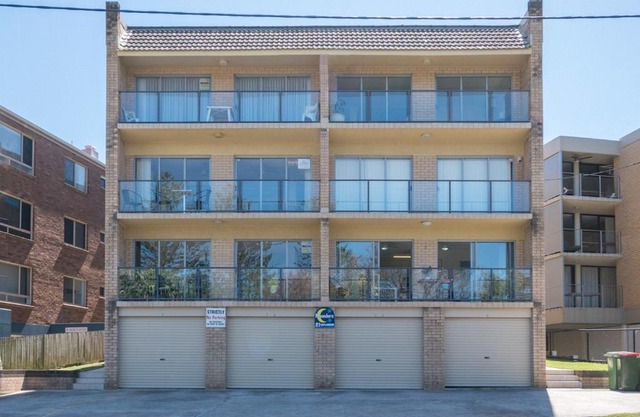 Moondara Unit 2 21 Bulcock Beach Esplanade Bulcock Beach