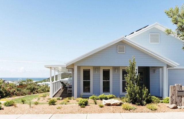 Moonee Retreat at Catherine Hill Bay - Beautiful Ocean Views!