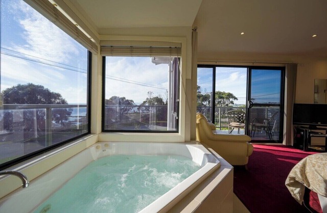 Moonlight Bay and Gallery Ocean View King Suite #2