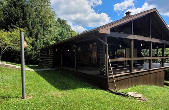 Moonlight Ridge--Secluded, Wrap around Deck, Hot Tub--Hocking Hills