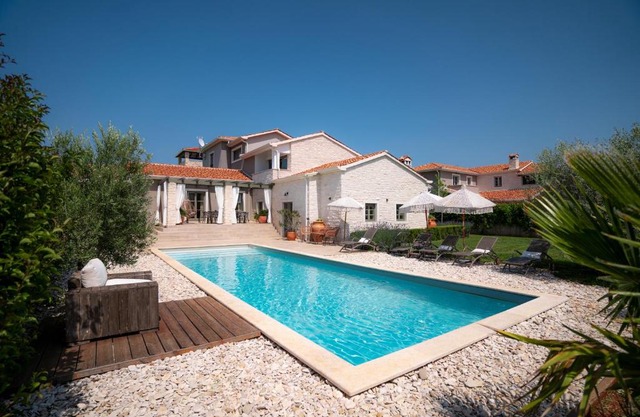 Moonlight Villa 2