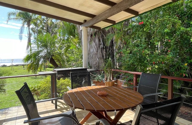 Moonshadow-Burrum Heads- Beachfront- 3BR- Water Views