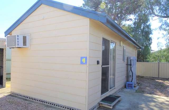 Moonta Bay Cabins - Cabin 4