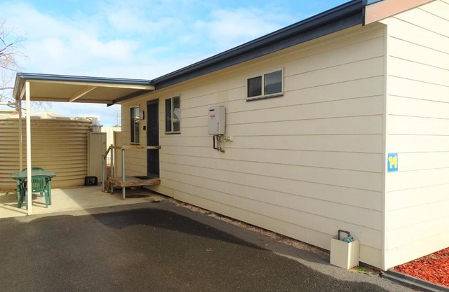 Moonta Bay Cabins - Cabin 14