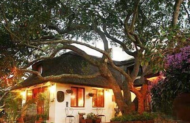 Moontide Guest Lodge