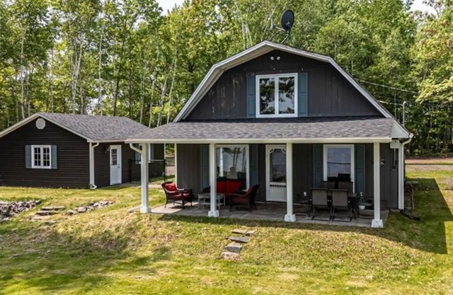 Moor & Muse Lakehouse- Grand Lake
