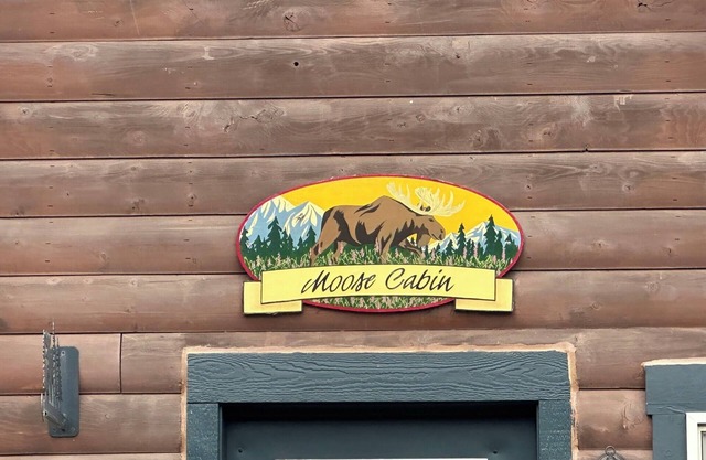 Moose Cabin - Cozy retreat with bay views, a shared hot tub, and fire pit!