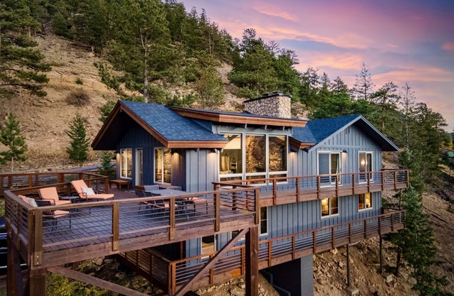 Moose Den Luxury Vacation Home At Windcliff 4 Bedroom Home by RedAwning