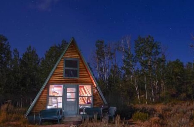 Moose Haven Cabin @ 22 West