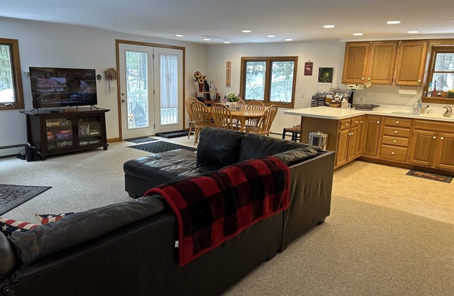 Moose Pond Mountain Escape 3BR/2BA and much to enjoy!