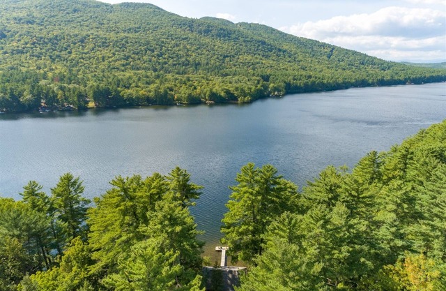 Moose Pond Retreat: Serene Lakeside Sanctuary with Private Dock
