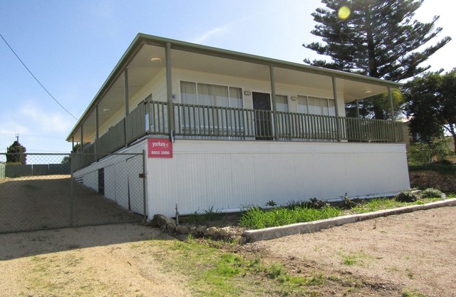 Morala ~ Esplanade with sea views! ** OFF PEAK SPECIAL**