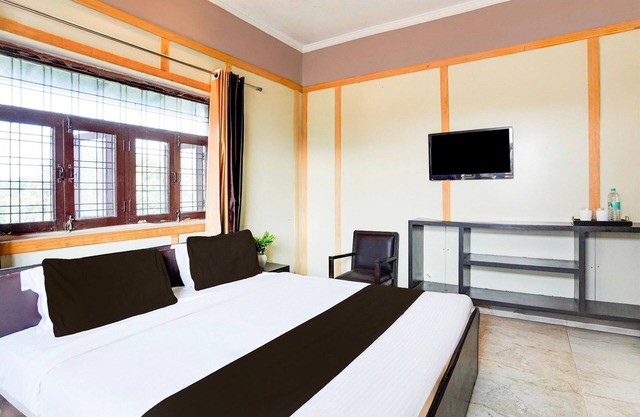 Mordern Room Ballaupur Chowk Dehradun