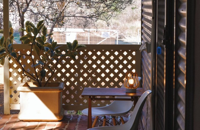 Moresby Rest, cosy cottage in Geraldton. Room for the boat, trailer or van!