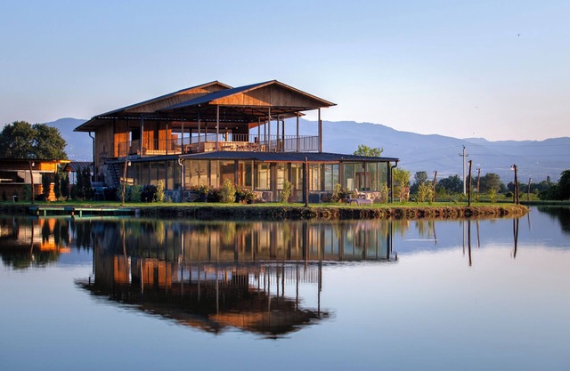 Moretoni Lake Resort