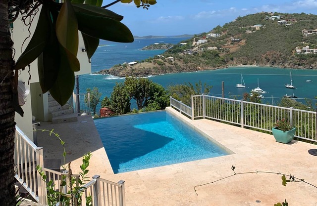 Morgan Point Villa-Ocean Views-Infinity Pool-Solar-Close to Town