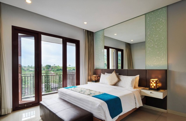 Morning Glory Mountain View 4BR Villa with Pool