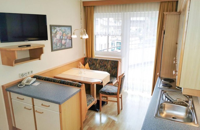 Aplicación de confort. | Habitación 3 | Balcón o terraza 45-50m�� - Hotel de ira, vitalidad y familia