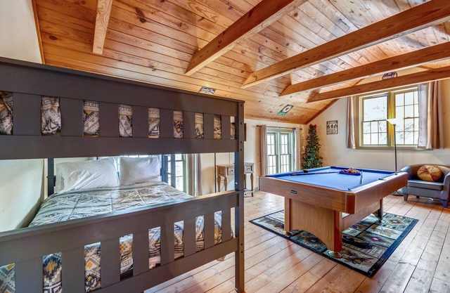 Mossie Oak Cabin 2 Bedroom Cabin by RedAwning
