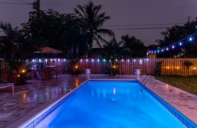 Most Stylish Pool Home In Boynton Beach! Great area close to everything!