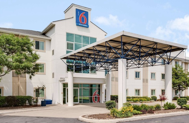 Motel 6 Brampton, ON - Toronto