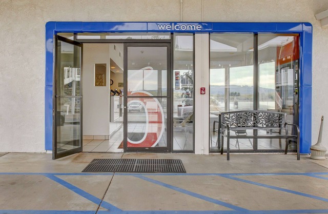 Motel 6 Coos Bay, OR