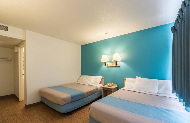 Motel 6 Deming, NM