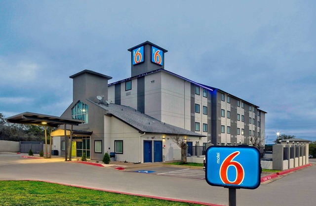 Motel 6 Marble Falls, TX
