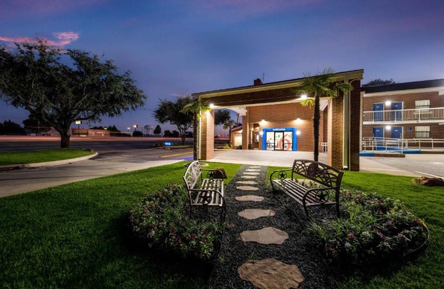 Motel 6-Plano, TX - Plano Northeast