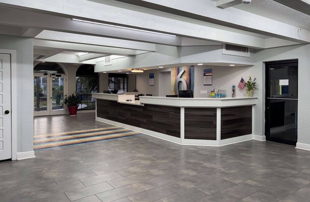 Motel 6 Tallahassee, FL – North Monroe