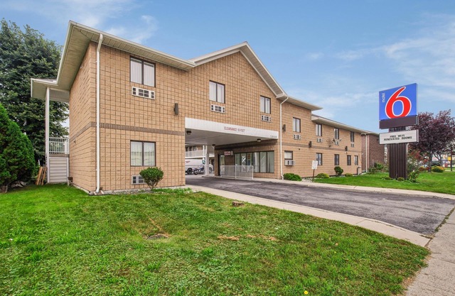 Motel 6 Windsor, ON