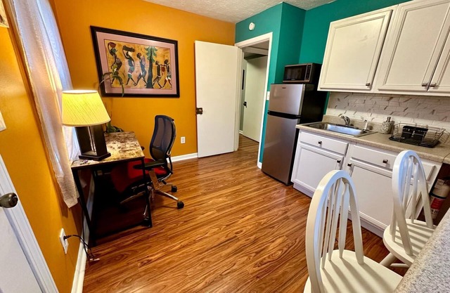 Mother Earth's Heal Inn 1-bedroom apartment in fabulous Riverdale with WiFi, AC