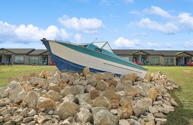 MotorBoat Inn Suite 3