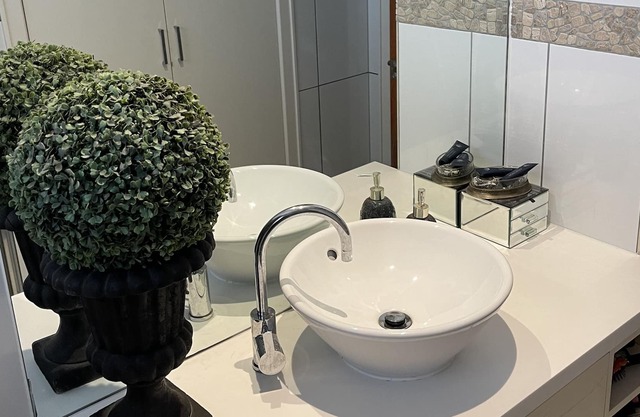 Mount eliza gem